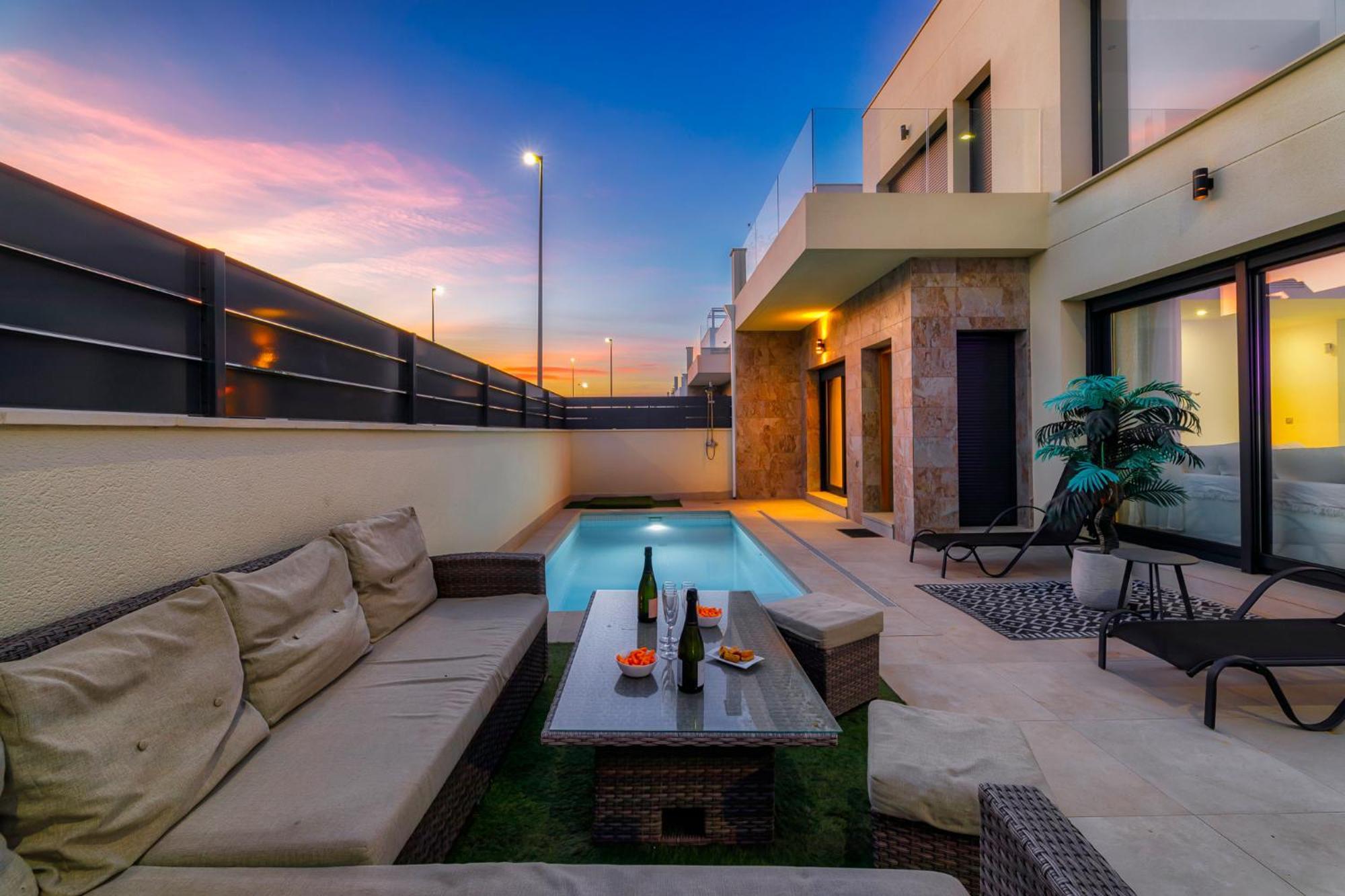 Villa White Diamond - Piscine - Plage 10 Minutes Daya Vieja المظهر الخارجي الصورة